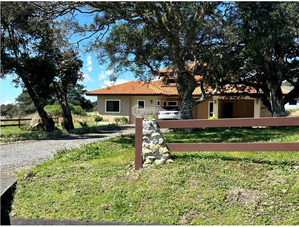 BOQUETE COUNTRY CLUB / 1500M2 / 3 HABITACIONES / TERRAZA / JARDÍN
