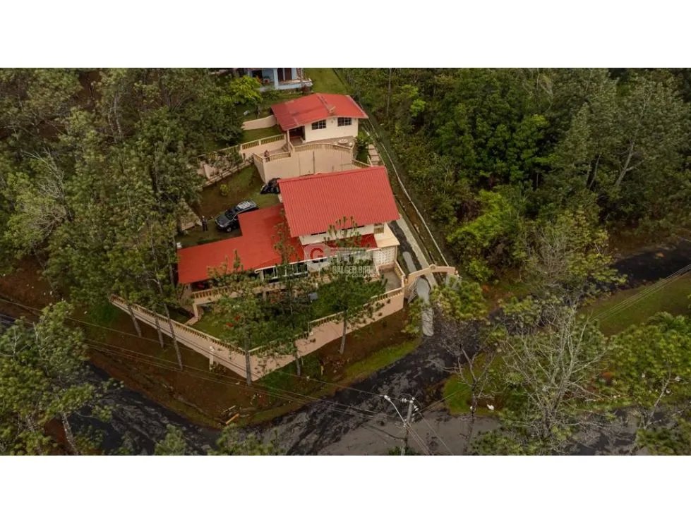 CERRO AZUL / FINCA CON 2 CABAÑAS TURISTICAS /  1,172 M2