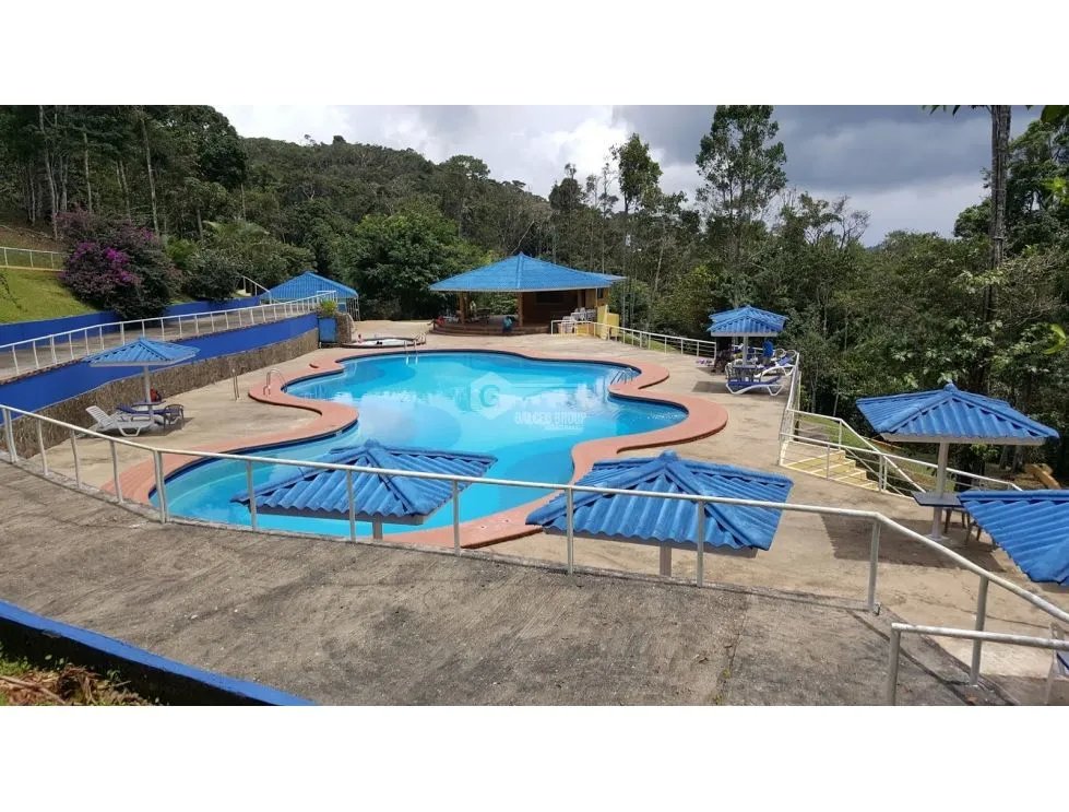 CERRO AZUL / FINCA CON 2 CABAÑAS TURISTICAS /  1,172 M2