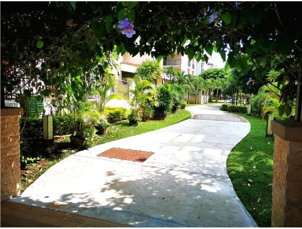 PANAMA PACIFICO / PH RIVER VALLEY / 100m2 / 2 HABITAC / VISTA MONTAÑAS