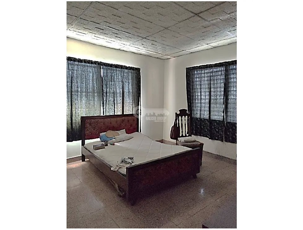 PARQUE LEFEVRE / 300M / 2 NIVELES / BALCON / 6 HABITAC / VIA PRINCIPAL
