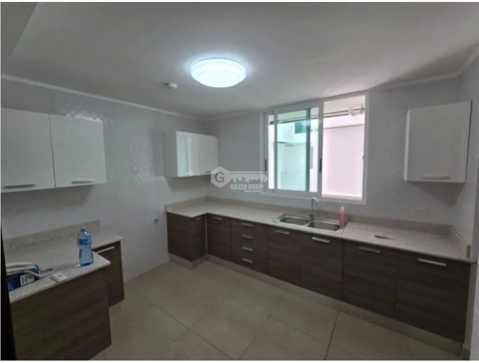 CONDADO DEL REY / PH KINGS PARK / 139M / BALCON