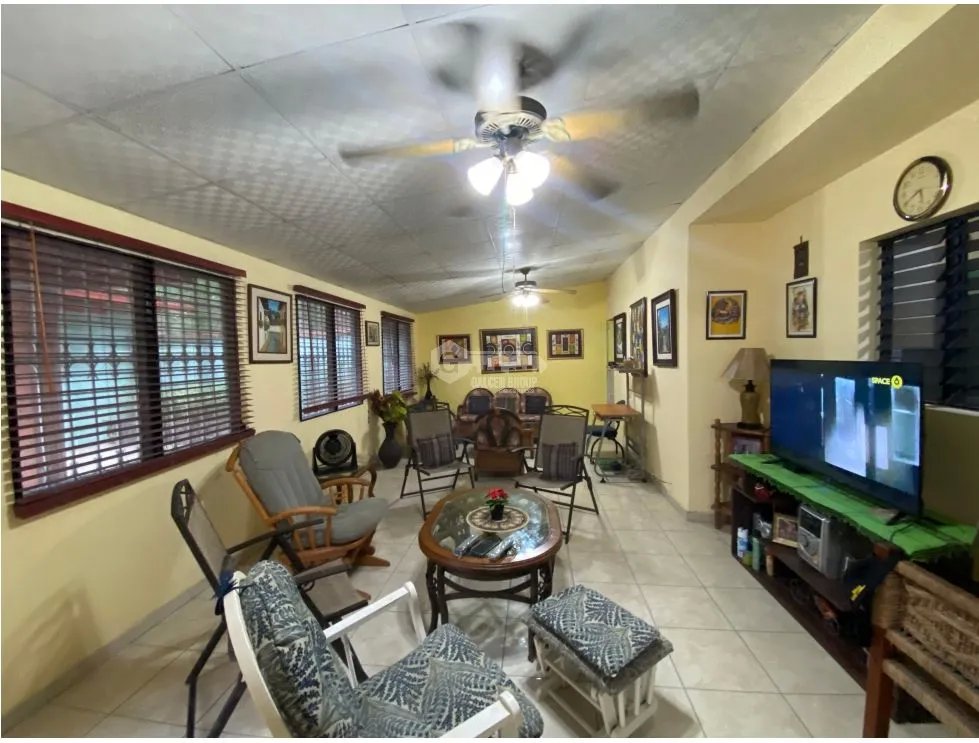 VILLA LUCRE / 565M / DOS NIVELES / BALCON / CUARTO Y BAÑO SERVICIO