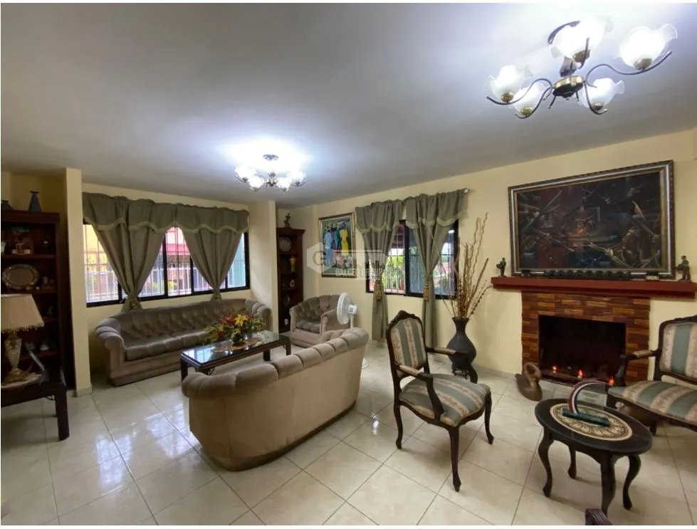 VILLA LUCRE / 565M / DOS NIVELES / BALCON / CUARTO Y BAÑO SERVICIO