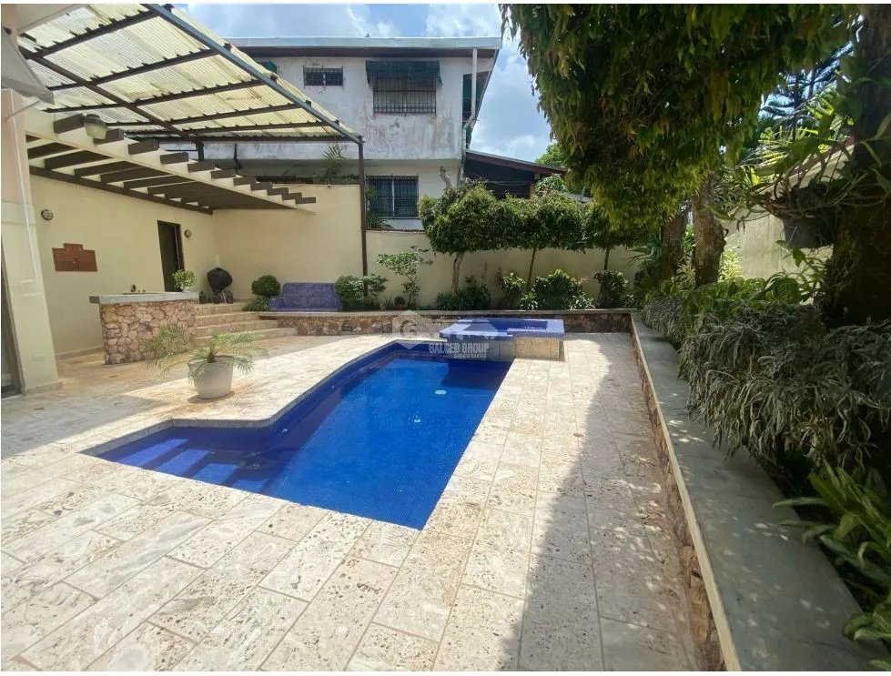 CASA CON PISCINA / BETANIA / LA ALAMEDA / AMOBLADA / 442m2 / 5 HABIT.