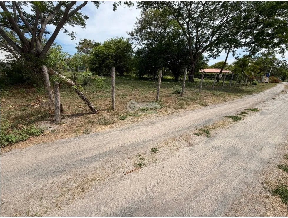 SE VENDE TERRENO SEGUNDA LINEA DEL MAR  EN PLAYA MALIBU 2000M