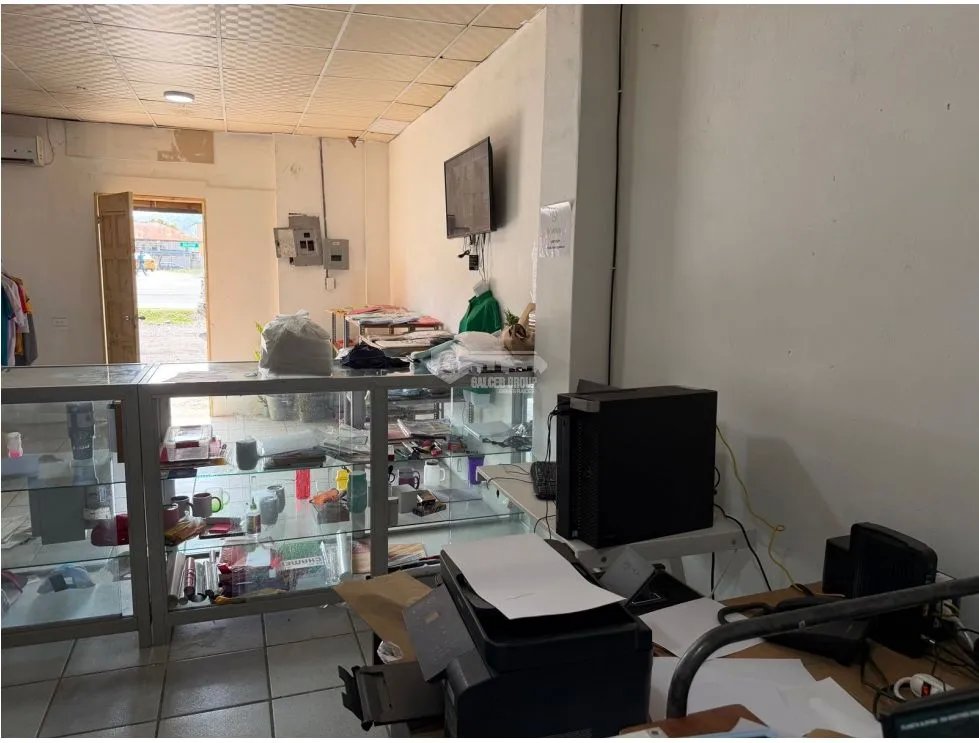 SE VENDE LOCAL COMENCIAL CHAME VIA INTERAMERICANA DE 242M