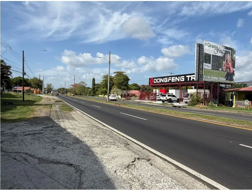 CHAME / 242M  / LOCAL COMENCIAL /  VIA INTERAMERICANA / ALTO TRAFICO