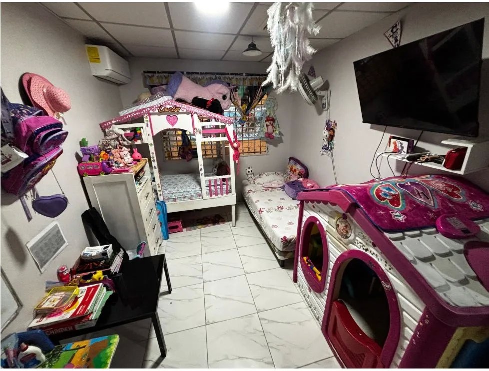 SE VENDE CASA EN CIUDAD  RADIAL JARDIN OLIMPICO DE 3 HABITACIONES