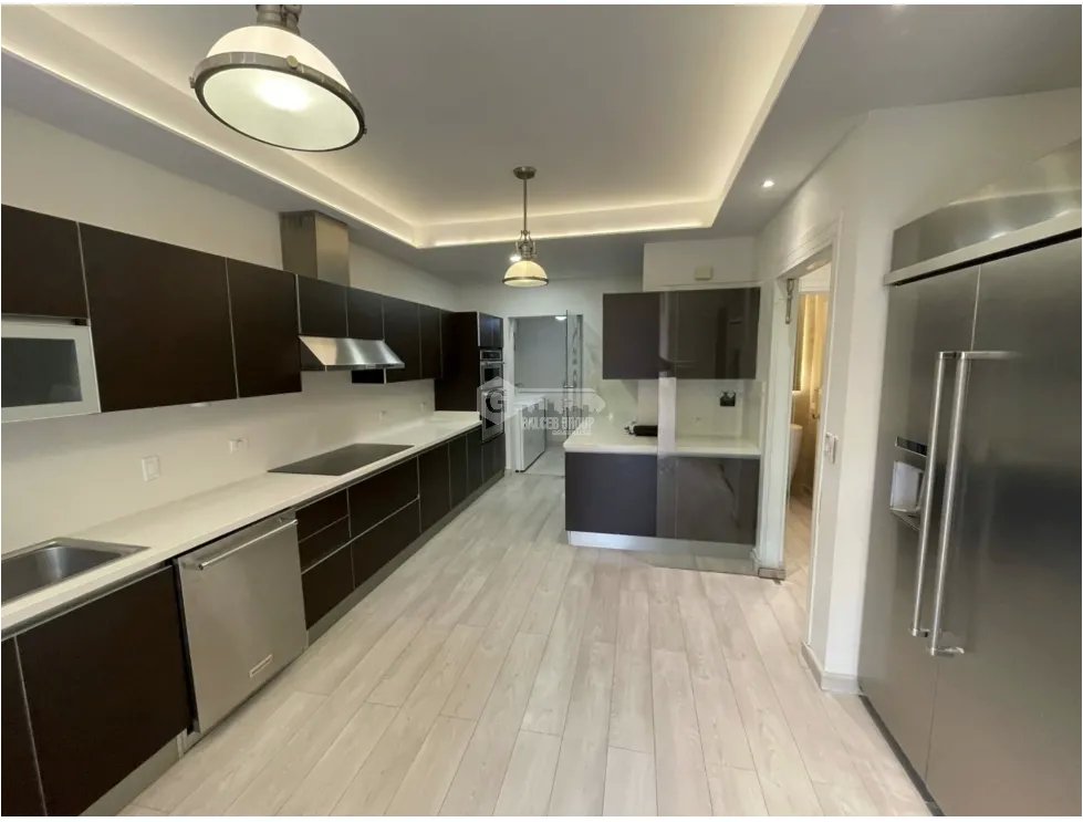 CLAYTON / EMBASSY CLUB / 300M / LINEA BLANCA HIGH END / BALCON
