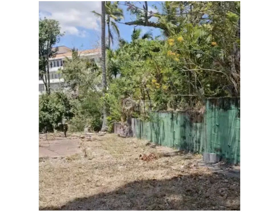 SE VENDE TERRENO UBICADO EN ESQUINA EN CORONADO CON VISTA AL MAR