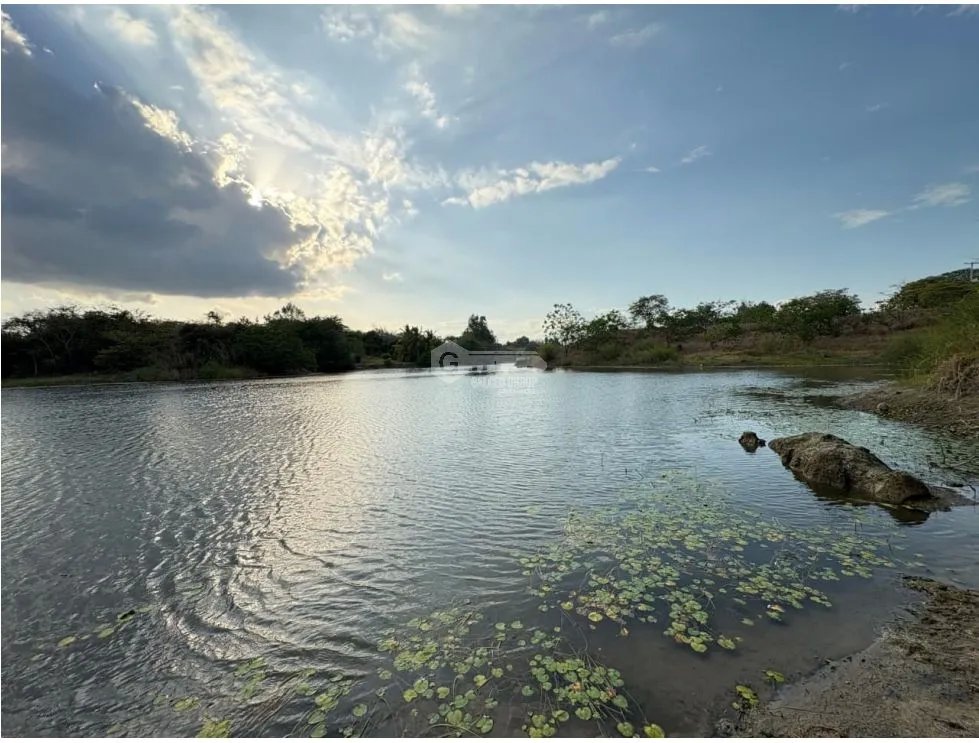 SE VENDE TERRENO EN LAGOMAR SAN CARLOS CON GAZEBO FRENTE AL LAGO