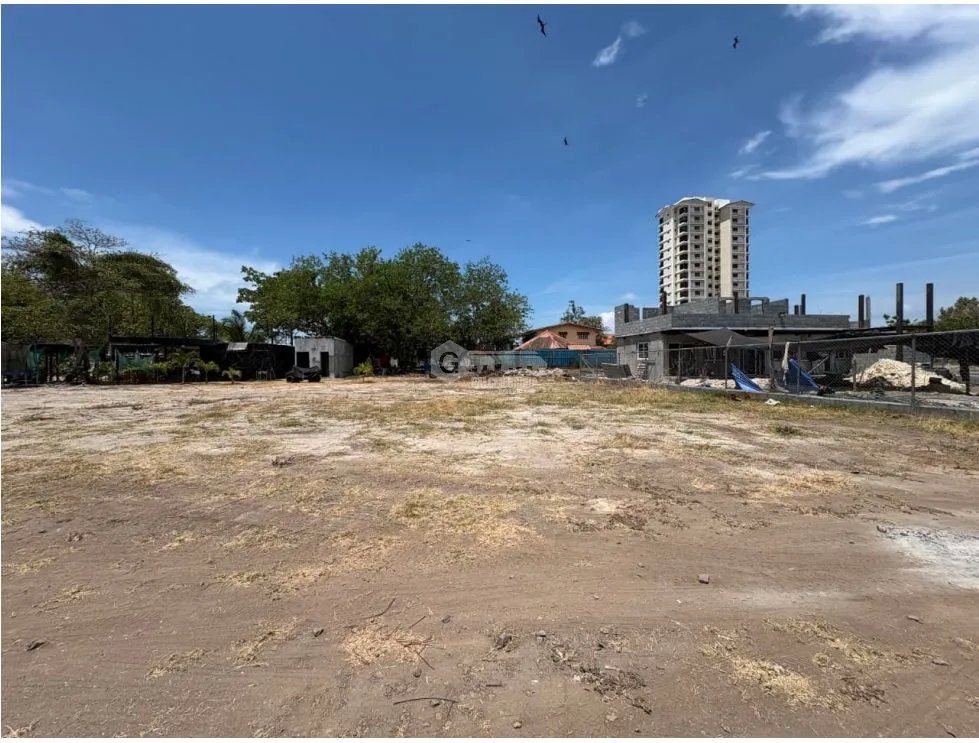 SE VENDE TERRENO PLANO EN PLAYA MALIBU IDEAL PARA DESARROLLO RR