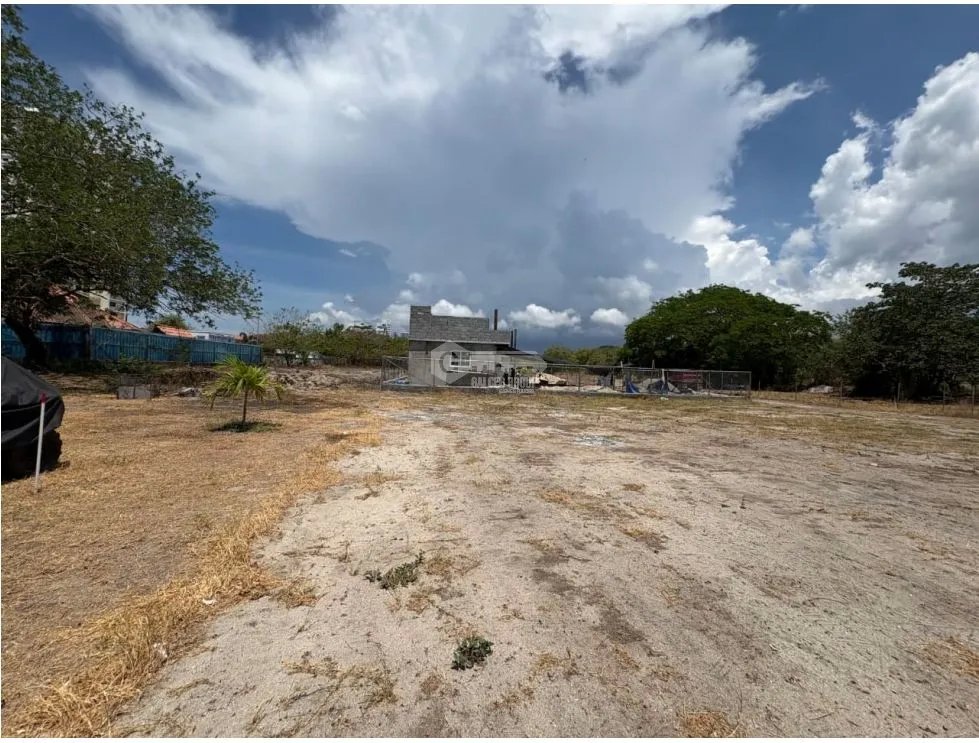 SE VENDE TERRENO PLANO EN PLAYA MALIBU IDEAL PARA DESARROLLO RR
