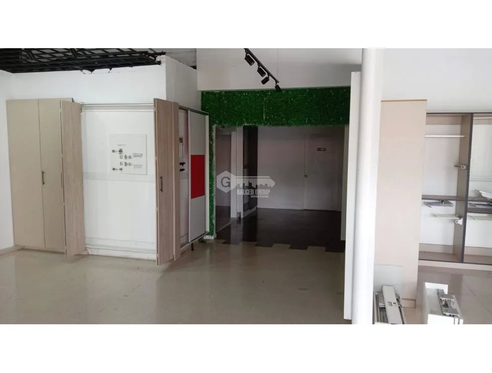 SE ALQUILA LOCAL COMERCIAL EN VISTA HERMOSA CON 12 PARKING SOBRE VIA