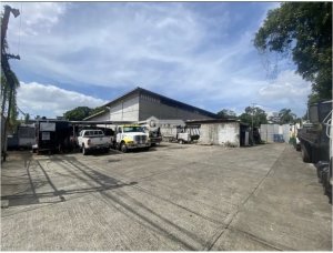 SE VENDE TERRENO CON OFICINAS Y GALERAS ...