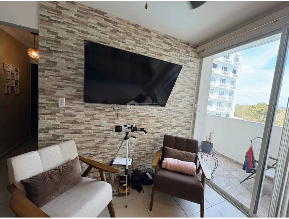 SE VENDE APARTAMENTOE EN SAN CARLOS PH IBIZA OCEAN VIEW CON BALCON