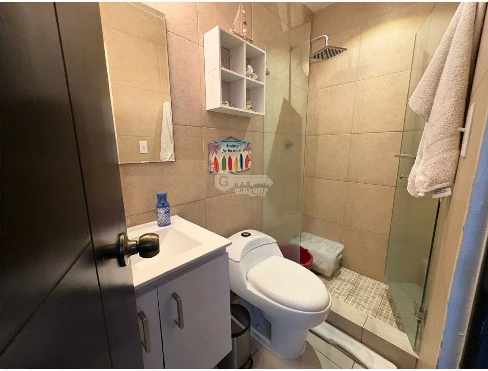 SE VENDE APARTAMENTOE EN SAN CARLOS PH IBIZA OCEAN VIEW CON BALCON