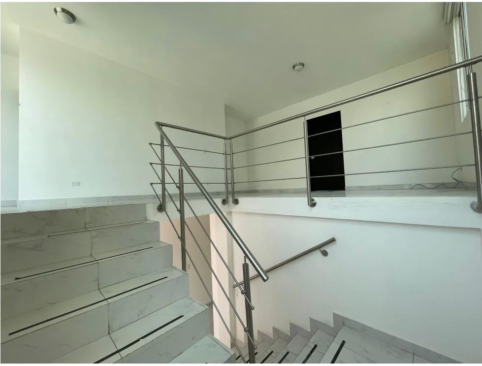 ALTOS DE PANAMÁ / HORIZONTES / 4 HABITACION / 420M / TERRAZA / PATIO