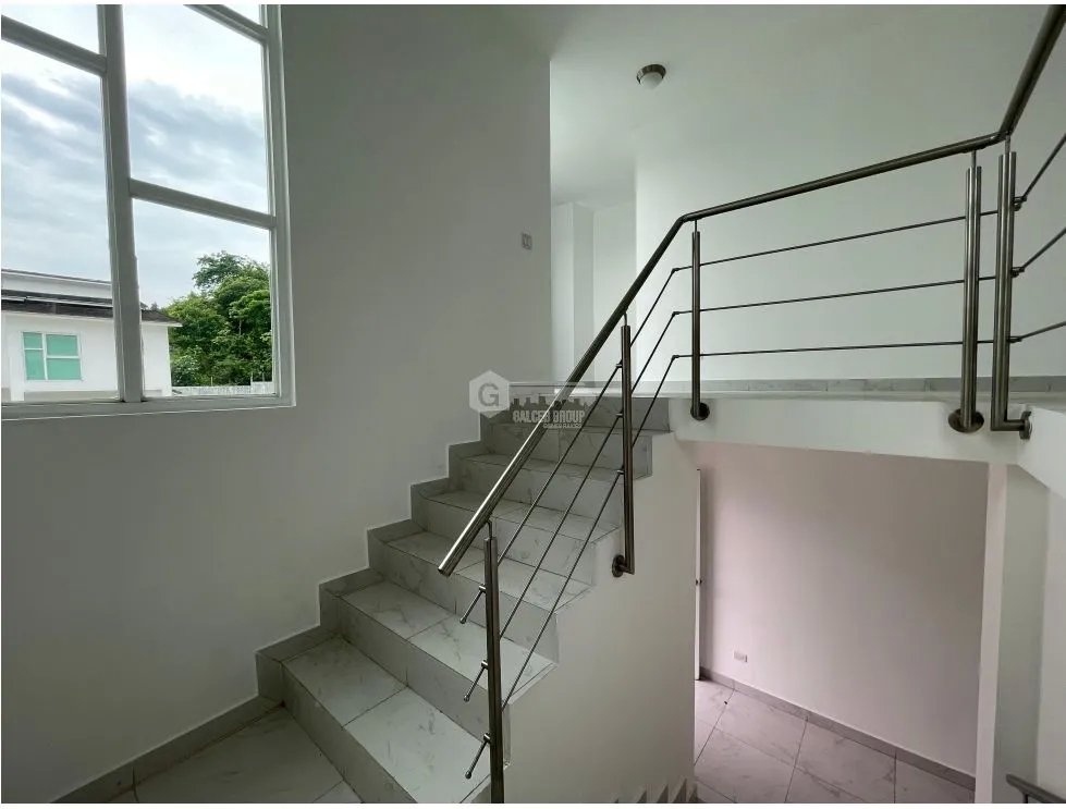 SE ALQUILA CASA EN ALTOS DE PANAMÁ PH HORIZONTES CON LINEA BLANCA
