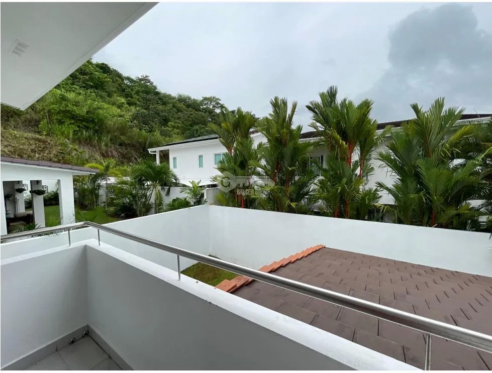 SE ALQUILA CASA EN ALTOS DE PANAMÁ PH HORIZONTES CON LINEA BLANCA