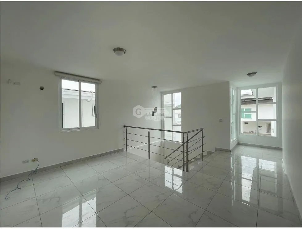 SE ALQUILA CASA EN ALTOS DE PANAMÁ PH HORIZONTES CON LINEA BLANCA
