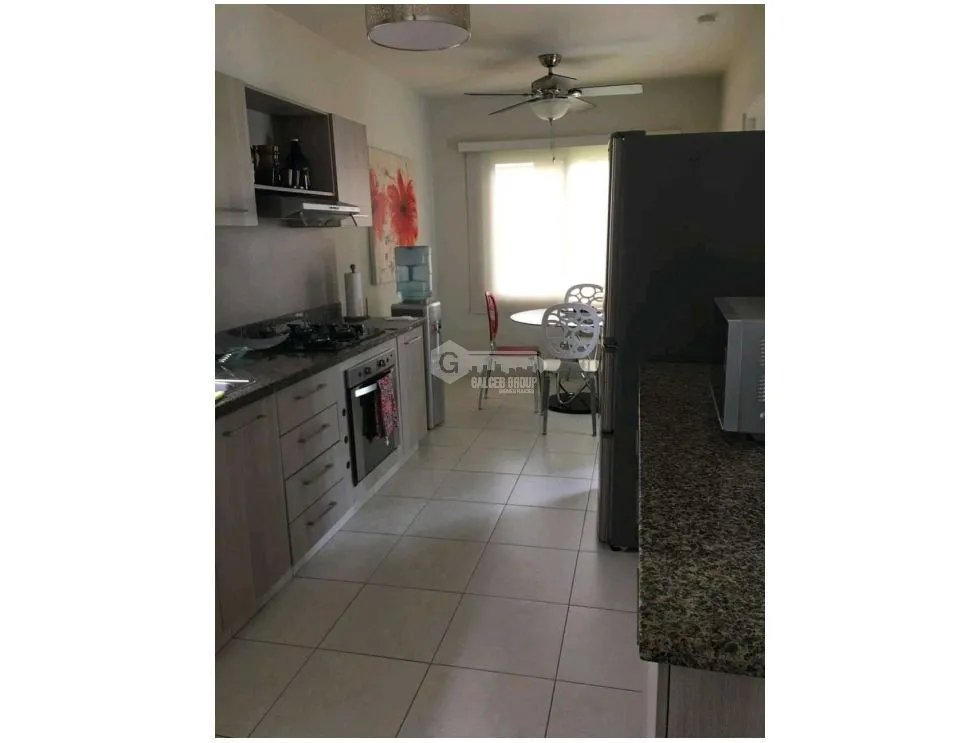 QUINTAS DE VERSALLES / 256m2 / 3 HABITAC. / LINEA BLANCA / YA