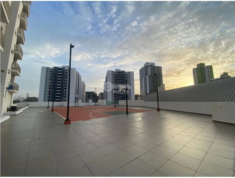 CONDADO DEL REY / KINGS PARK / 97M / 2 HABITACION / BALCON