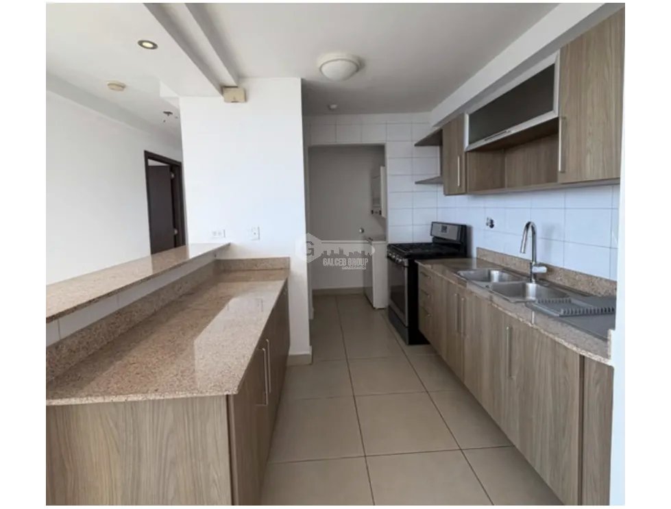 CONDADO DEL REY / KINGS PARK / 97M / 2 HABITACION / BALCON