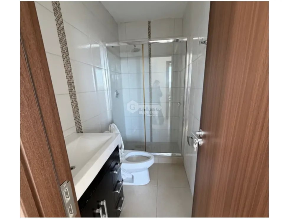 CONDADO DEL REY / KINGS PARK / 97M / 2 HABITACION / BALCON