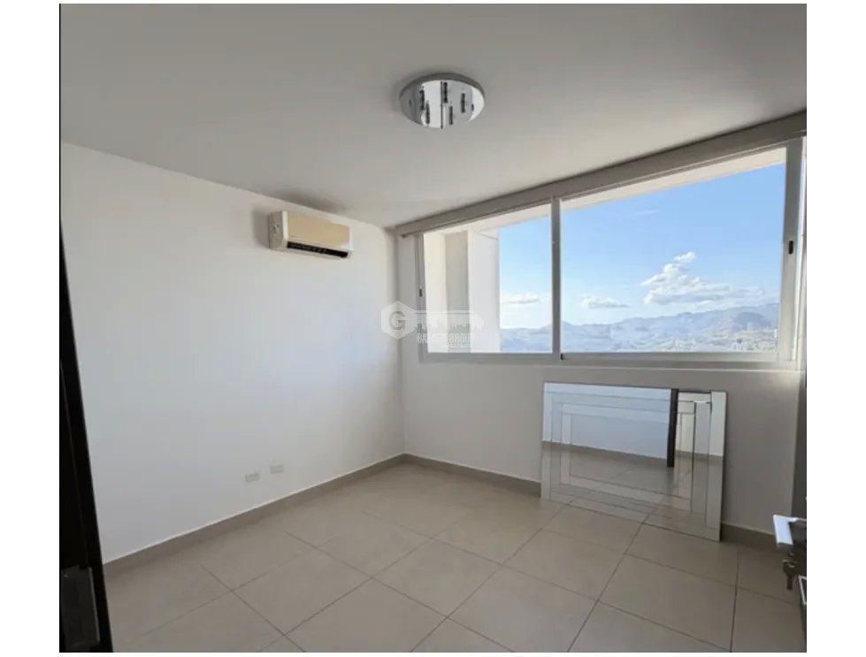 CONDADO DEL REY / KINGS PARK / 97M / 2 HABITACION / BALCON
