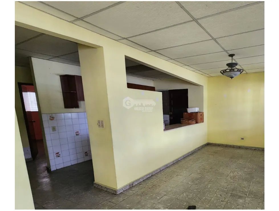 SE VENDE CASA EN ALTOS DE BETANIA CON 3 HABITACIONES TERRAZA Y PATIO