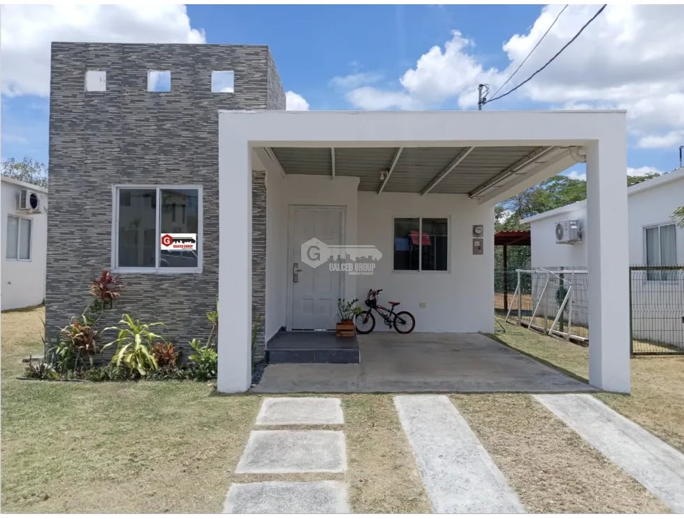 SE VENDE CASA EN SAN CARLOS THE VILLAGE BEACH RESIDENCES CON PATIO