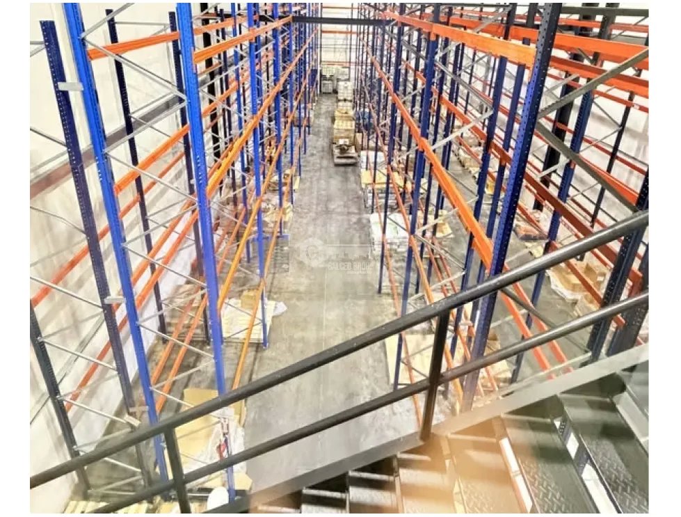 ALQUILER DE GALERA EN TOCUMEN WAREHOUSE PARK INCLUYE MOBILIARIO