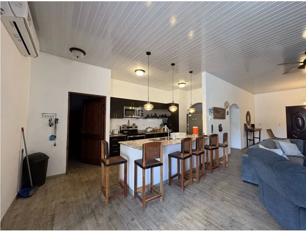 SE VENDE CASA EN EL ESPAVE SAJALICES CON 4 HABITACIONES Y TERRAZA