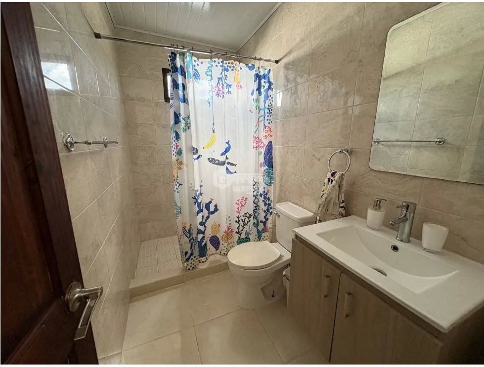 SE VENDE CASA EN SAJALICES EL ESPAVE DE 1001M CON PATIO Y TERRAZA