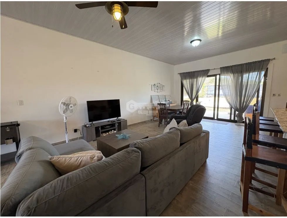SE VENDE CASA EN SAJALICES EL ESPAVE DE 1001M CON PATIO Y TERRAZA