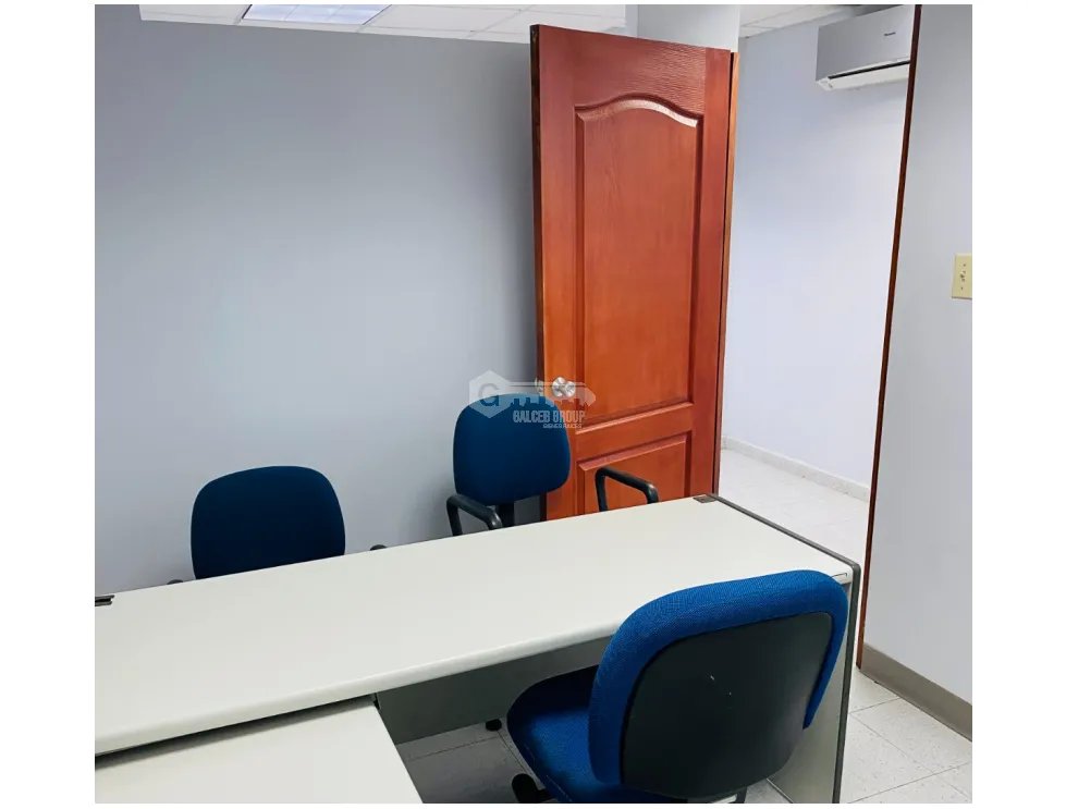 SE ALQUILA OFICINA EN EL CANGREJO TORRE IBC CON DIVISIONES VACIA
