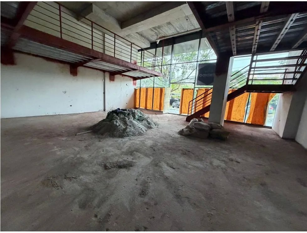 CONDADO DEL REY / LOCAL COMERCIAL / CONDADO PLAZA  / 230M / 2 NIVELES