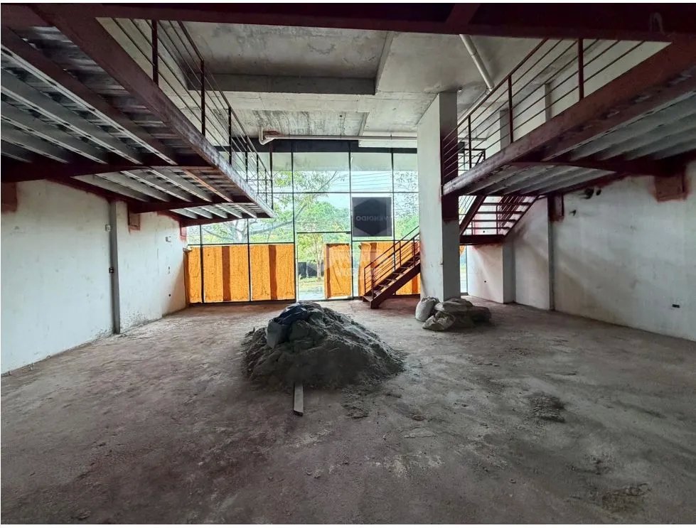 CONDADO DEL REY / LOCAL COMERCIAL / CONDADO PLAZA  / 230M / 2 NIVELES