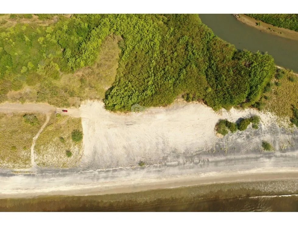 SE VENDE EN GORGONA PLAYA MALIBU TERRENO DE 1002M FRENTE AL MAR