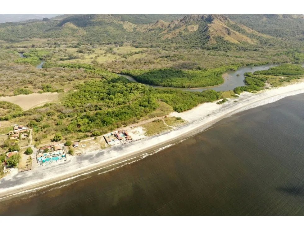 SE VENDE EN GORGONA PLAYA MALIBU TERRENO DE 1002M FRENTE AL MAR
