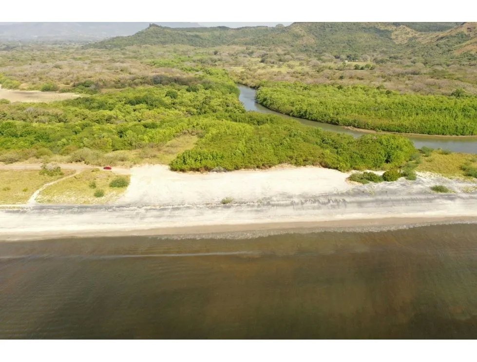 GORGONA / PLAYA MALIBU / 1002M / TERRENO FRENTE AL MAR