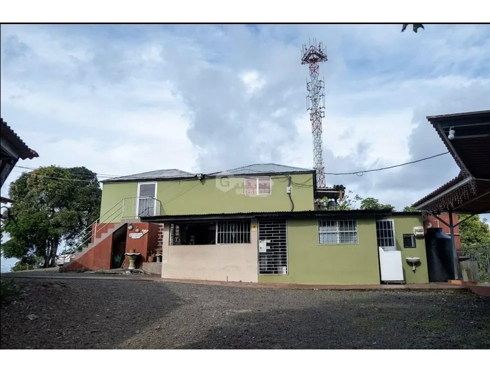 SE VENDE FINCA CON PISCINA Y GAZEBO EN CHORRERA EL COCO DE 4041M