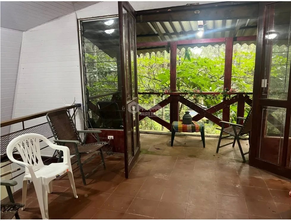 ALTOS DE CERRO AZUL / EL CASTILLO / 1962M / 2 NIVELES / 4 HABITACION