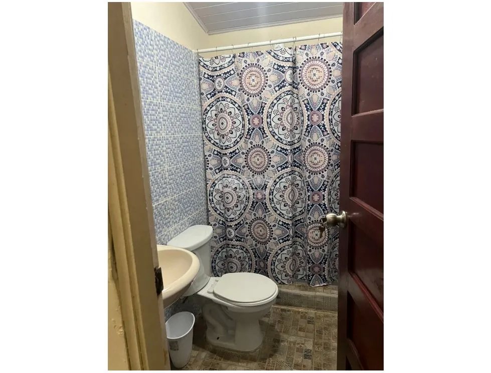 SE VENDE CASA EN ALTOS DE CERRO AZUL URB EL CASTILLO CON TERRAZA