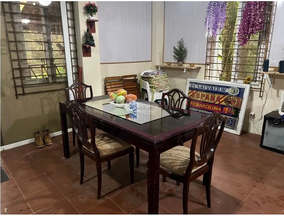 SE VENDE CASA EN ALTOS DE CERRO AZUL URB EL CASTILLO CON TERRAZA