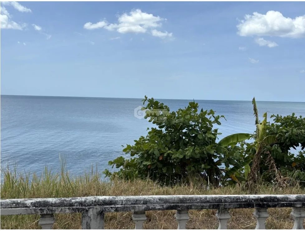 SE VENDE TERRENO FRENTE AL MAR EN CORONADO IDEAL PARA DESARROLLO
