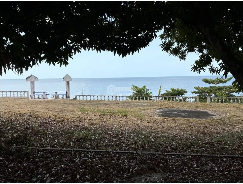 SE VENDE TERRENO FRENTE AL MAR EN CORONADO IDEAL PARA DESARROLLO