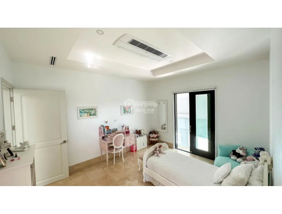 SE VENDE CASA EN SANTA MARIA FAIRWAY ESTATE CASA DE LUJO AMOBLADA 800M